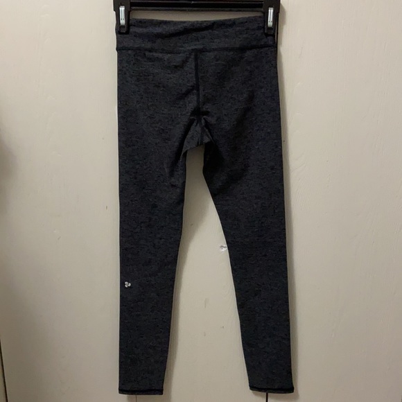 Triple Flip Charcoal Exercise Leggings - Picture 4 of 5